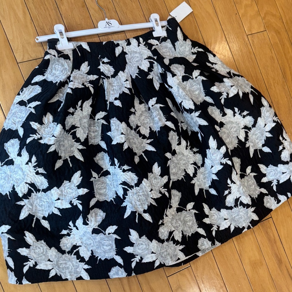 Oscar de la Renta Black A-Line Skirt with White Floral Appliqué